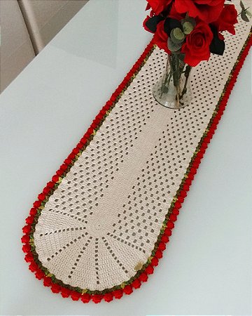 Trilho de Mesa Tulipas em Crochê
