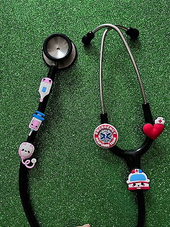 Kit Enfeite Estetoscópio Saúde Caneta Lápis Medicina
