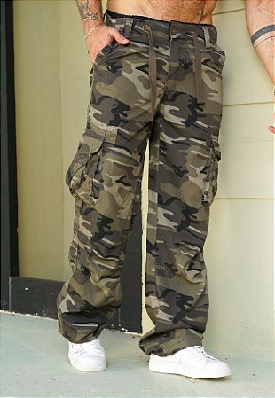 Calça Cargo Oversized Camuflada