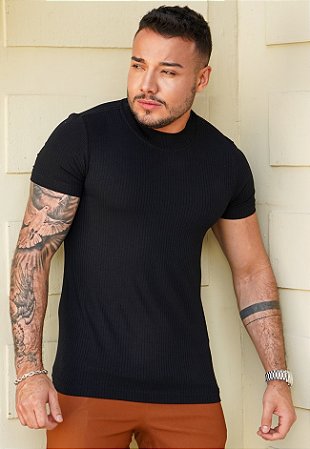Camiseta Canelada Gola Média Preta