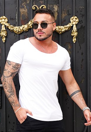Camiseta Gola Canoa Branca