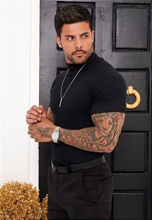 Blusa Gola Alta Preta