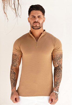 Camiseta Texturizada Gola De Zíper Bege