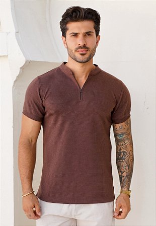 Camiseta Texturizada Gola De Zíper Marrom Café