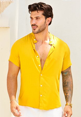Camisa Viscolinho Gola Padre Mostarda