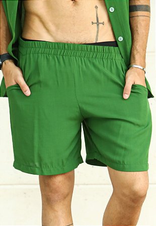 Shorts Viscose Verde Bandeira