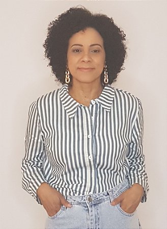 Camisa listrada de brim manga longa com martingale