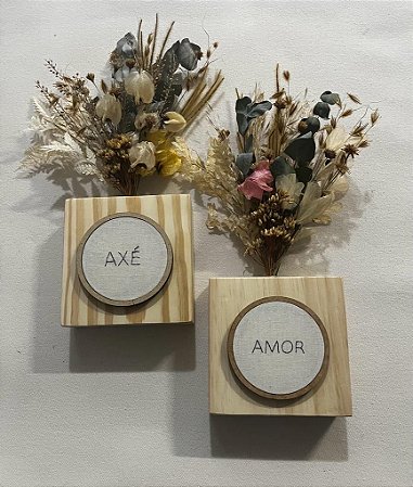 Vaso com Bastidor bordado à mão