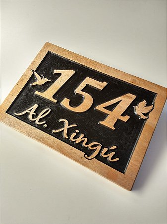 Número Residencial Personalizado em Madeira - 40 x 28 cm