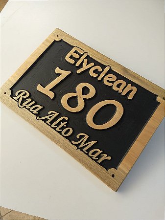 Número Residencial Personalizado em Madeira - 40 x 28 cm