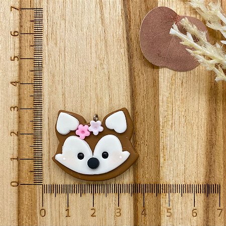 BISCUIT RAPOSA COM FLORES MARROM