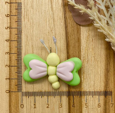 BISCUIT BORBOLETA ROSA BEBÊ COM VERDE