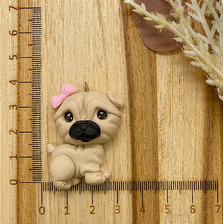 BISCUIT PUG CARAMELO LAÇO ROSA