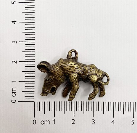 PINGENTE METAL JAVALI OURO VELHO