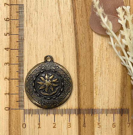 PINGENTE METAL MEDALHA  EDELWEISS OURO VELHO