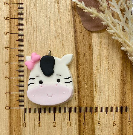 PINGENTE BISCUIT ZEBRA MENINA