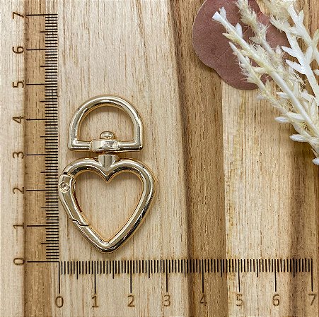FECHO MOSQUETÃO ARTICULADO  CORAÇÃO DE METAL DOURADO 4,2 CM  COM 2 PEÇAS