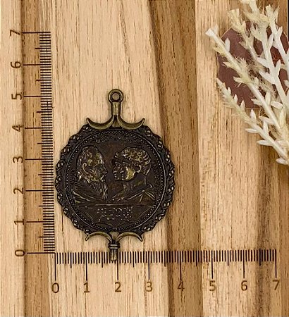 PINGENTE METAL MEDALHA ROMANA OURO VELHO