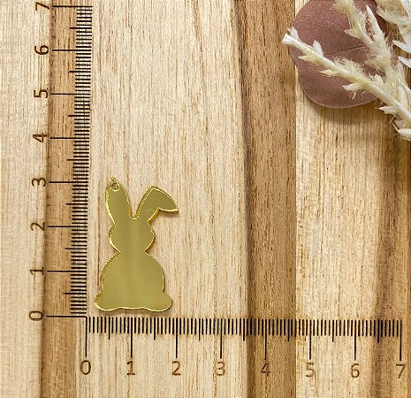PINGENTE ACRILICO DOURADO COELHO EM PÉ - UNID