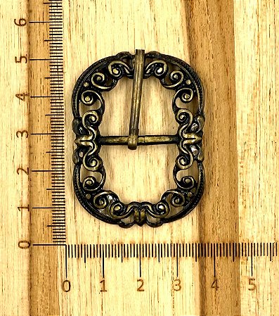 Fivela  Germânica Arabescos Infantil Ouro Velho