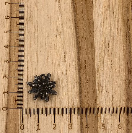 Pingente Metal Edelweiss Dupla Face Prata Velho