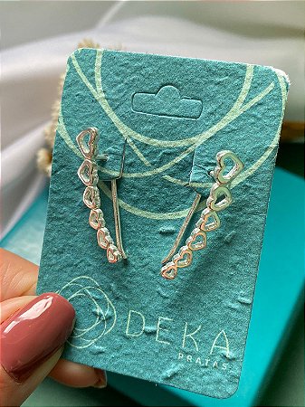 Brinco Earcuff Corações Vazados