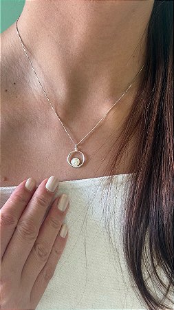 COLAR SOLANGE - Colar Circulo Pérola Achatada