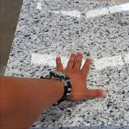 Piso de Granito Branco Fortaleza Comercial 57X57cm M²
