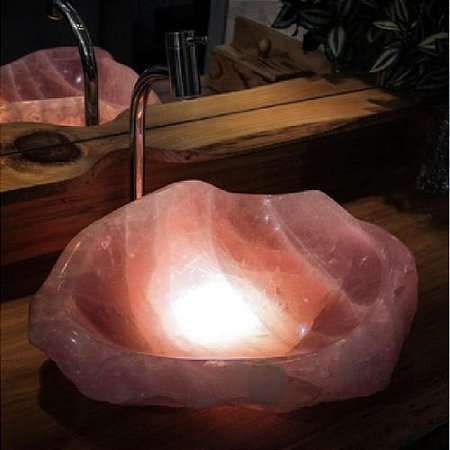 Cuba Rústica Esculpida em Quartzo Rosa
