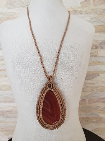 Colar Peça única exclusivo , pedra natural ágata e técnica macramê