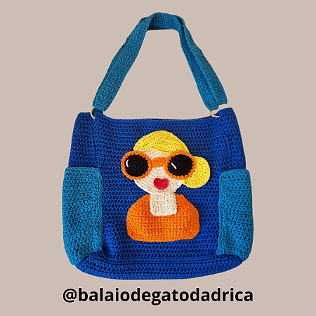 Bolsa com alça- modelo Luna vai as compras