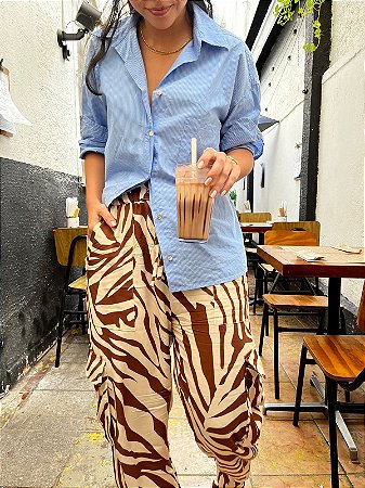 CALÇA CARGO ESTAMPA EQUUS CAFÉ