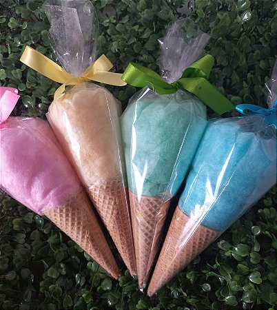 Algodão doce cone na casquinha de sorvete