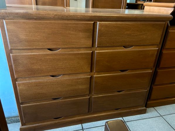 Cômoda 8 gavetas