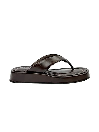 Gigi - Tamanco Feminino Flatform Tira em Dedo Café
