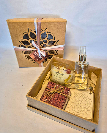 Caixa Mandala Amar: vela+ home spray + sabonete + pingente aromático