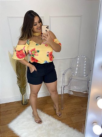 Blusa tecido crepe ombro de fora