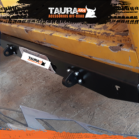 Para-choque de aço Traseiro - Rural F75