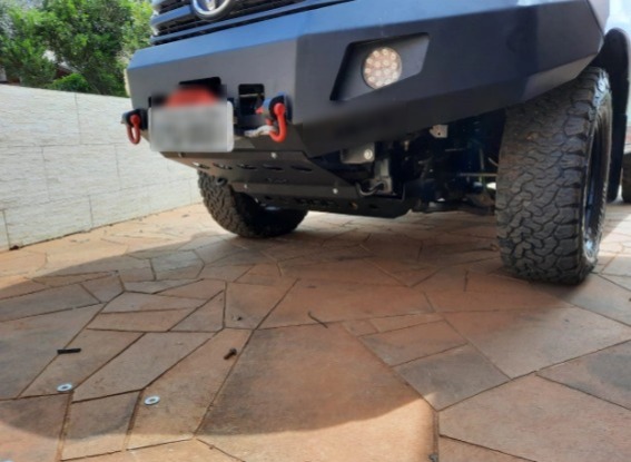 Peito de aço Hilux 2016 Á 2022 (2 PEÇAS)
