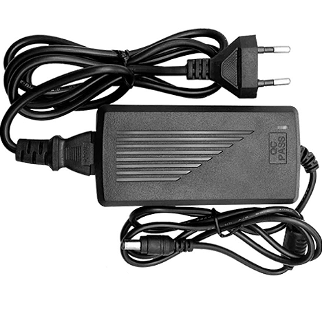 Fonte Plástica Eletrônica 12V 10A Tripolar Alimentação 110V-220V P/ Leds Cftv