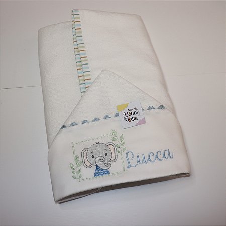 Toalha de Banho de Bebê Bordada com Nome Forrada com Fralda
