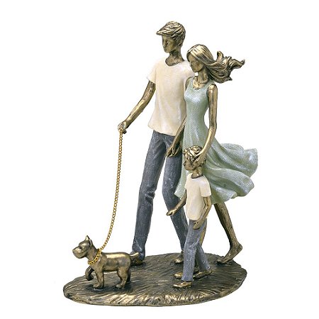 Estatueta Passeio Casal com Filho e Pet em Resina A31cm x L9cm x C6,5cm