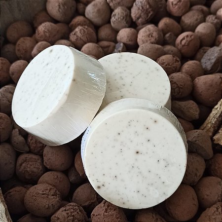 Sabonete Vegano Hidratante com óleo de coco.