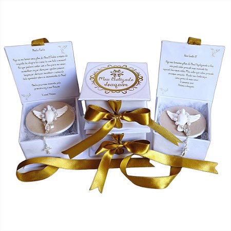 Caixa cartonagem para lembrancinha de batizado personalizada