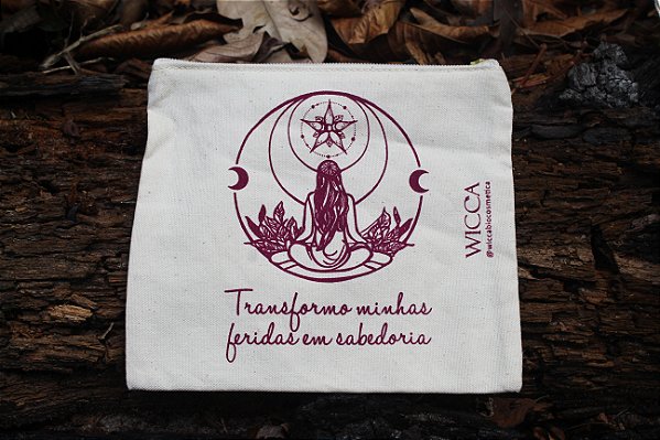 Bolsa zipper tecido grosso, da Coleção "Somos Deusas", estampa 2.  15x18cm