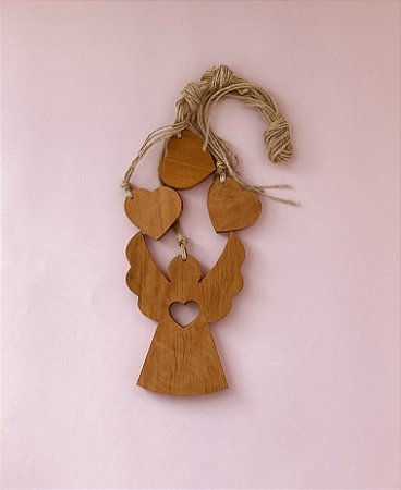 Penca Decorativa em madeira maciça com 3 corações e 1 anjo - cor natural