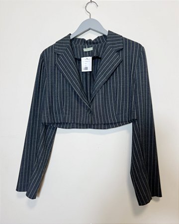 Blazer cropped risca de giz chumbo Gule Gule - tam M