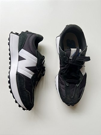 Tênis preto New Balance 327 - Tam 36