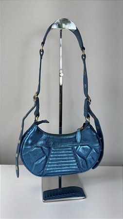Bolsa meia lua azul metalizado Luiza Barcelos