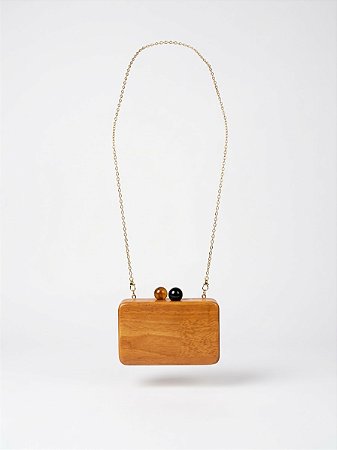Bolsa clutch em madeira